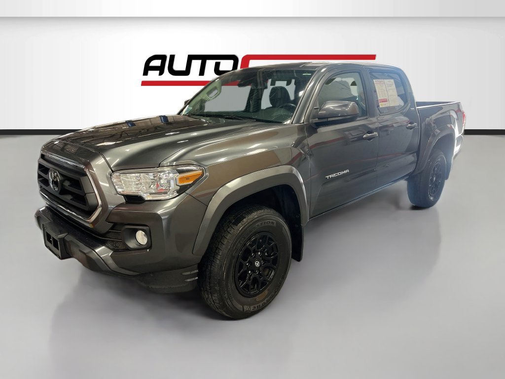 Used 2022 Toyota Tacoma SR5 RWD image 3