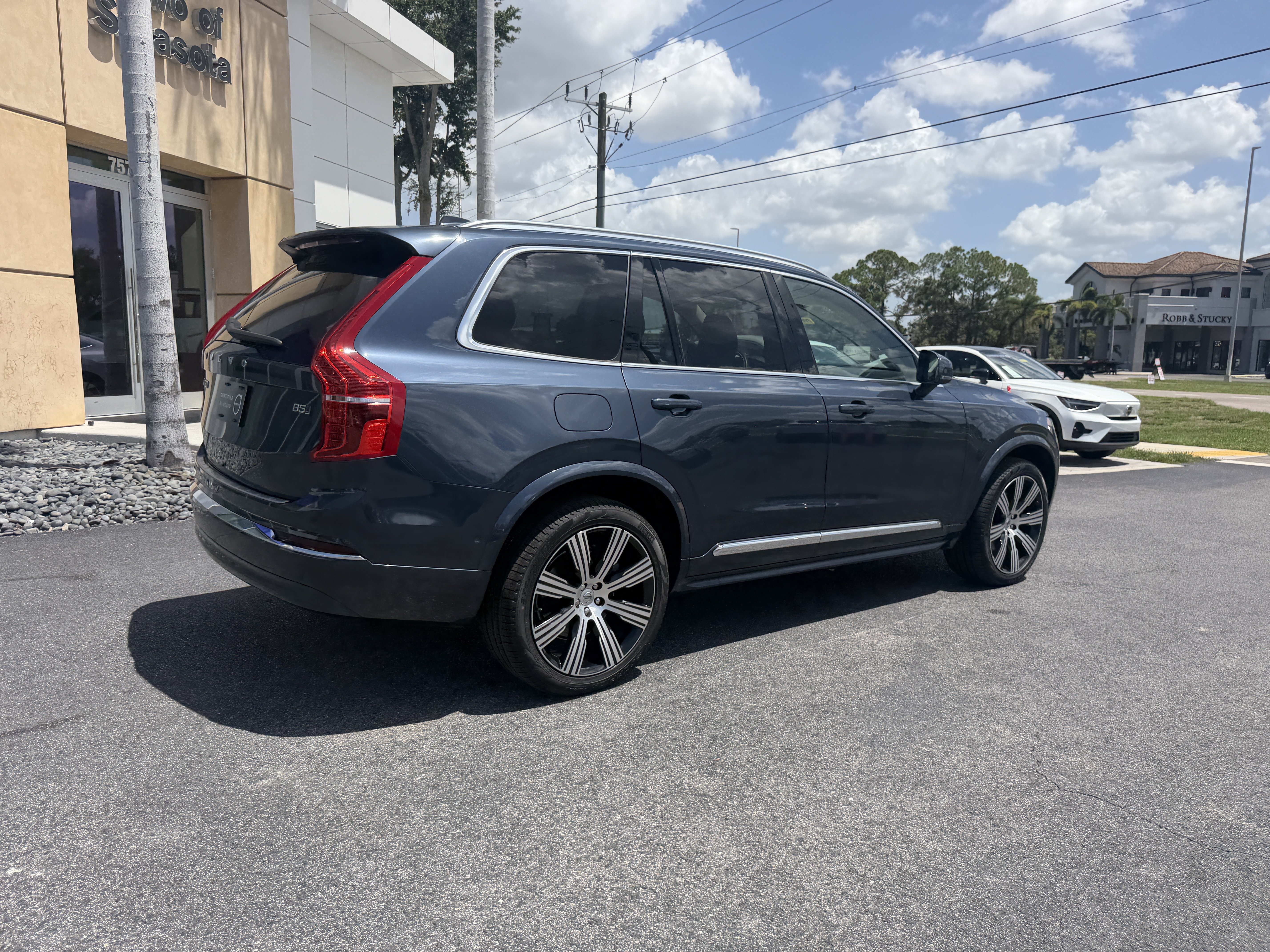 Certified 2024 Volvo XC90 B5 Plus w/ Protection Package Premier AWD/4WD image 3
