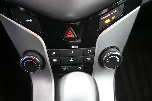 Used 2016 Chevrolet Cruze LT w/ Sun And Sound Package FWD image 9