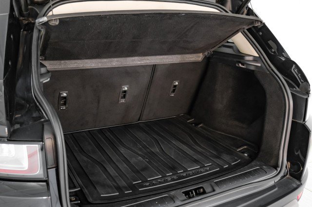 Used 2017 Land Rover Range Rover Evoque SE Premium image 51