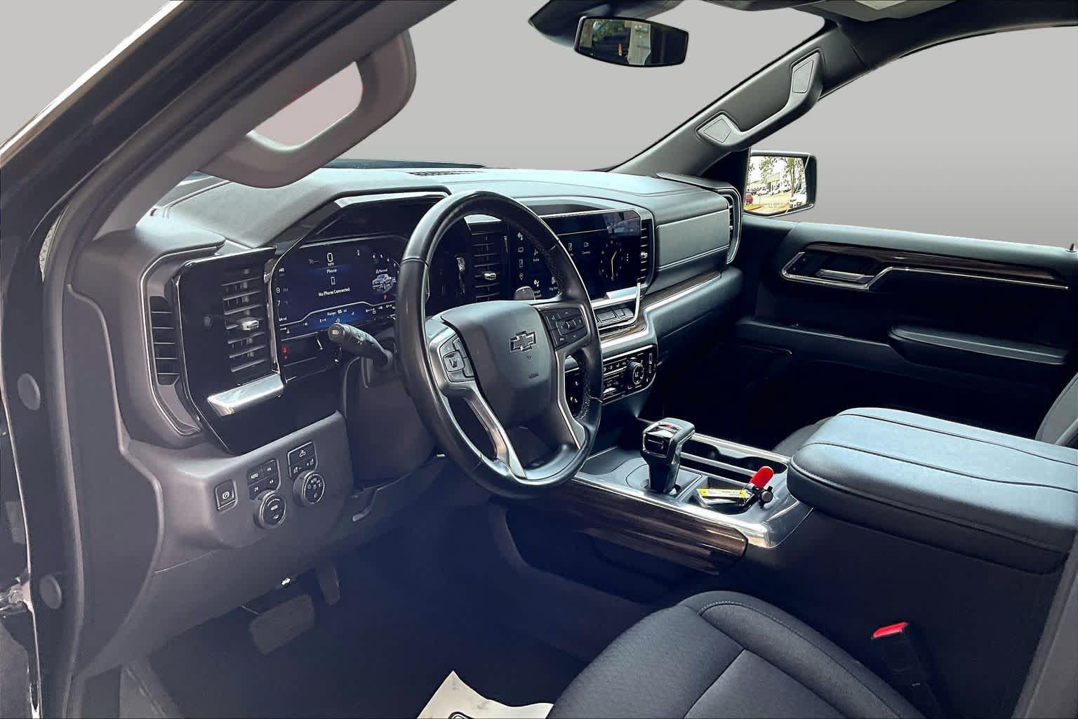 Used 2024 Chevrolet Silverado 1500 RST w/ Z71 Off-Road Package AWD/4WD image 17