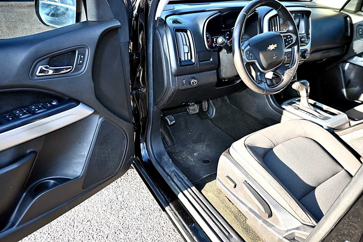 Used 2015 Chevrolet Colorado LT w/ LT Convenience Package image 17