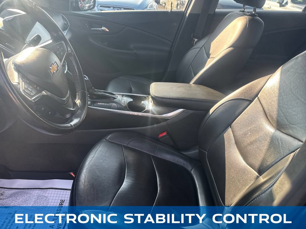 Used 2018 Chevrolet Volt Premier w/ Driver Confidence Package FWD image 9
