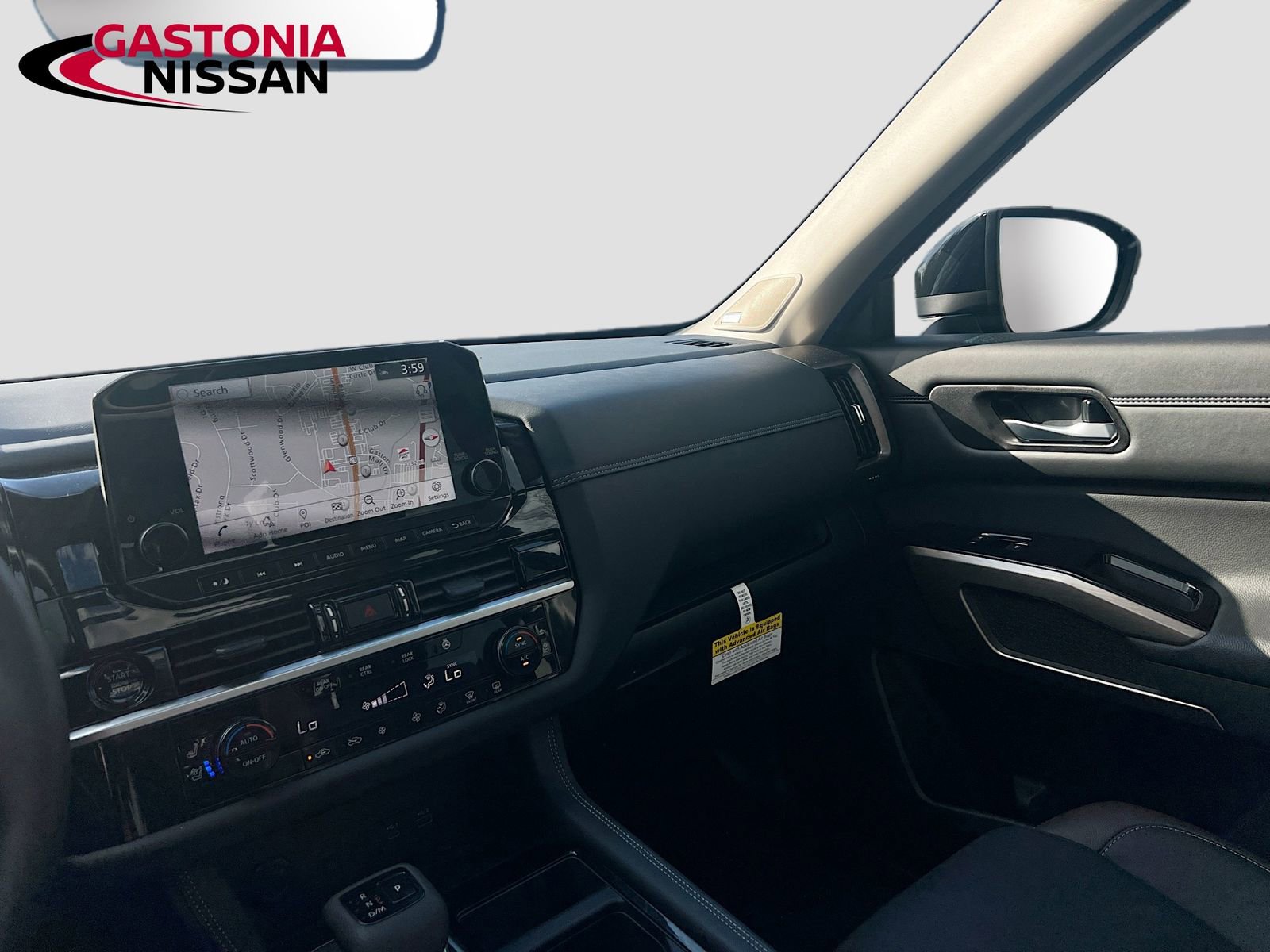 Used 2025 Nissan Pathfinder Platinum w/ Cargo Package image 32