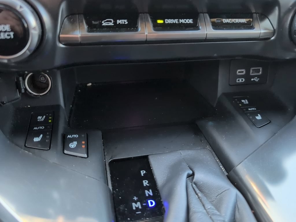 Used 2023 Lexus LX 600 4WD w/ Appearance Package image 23