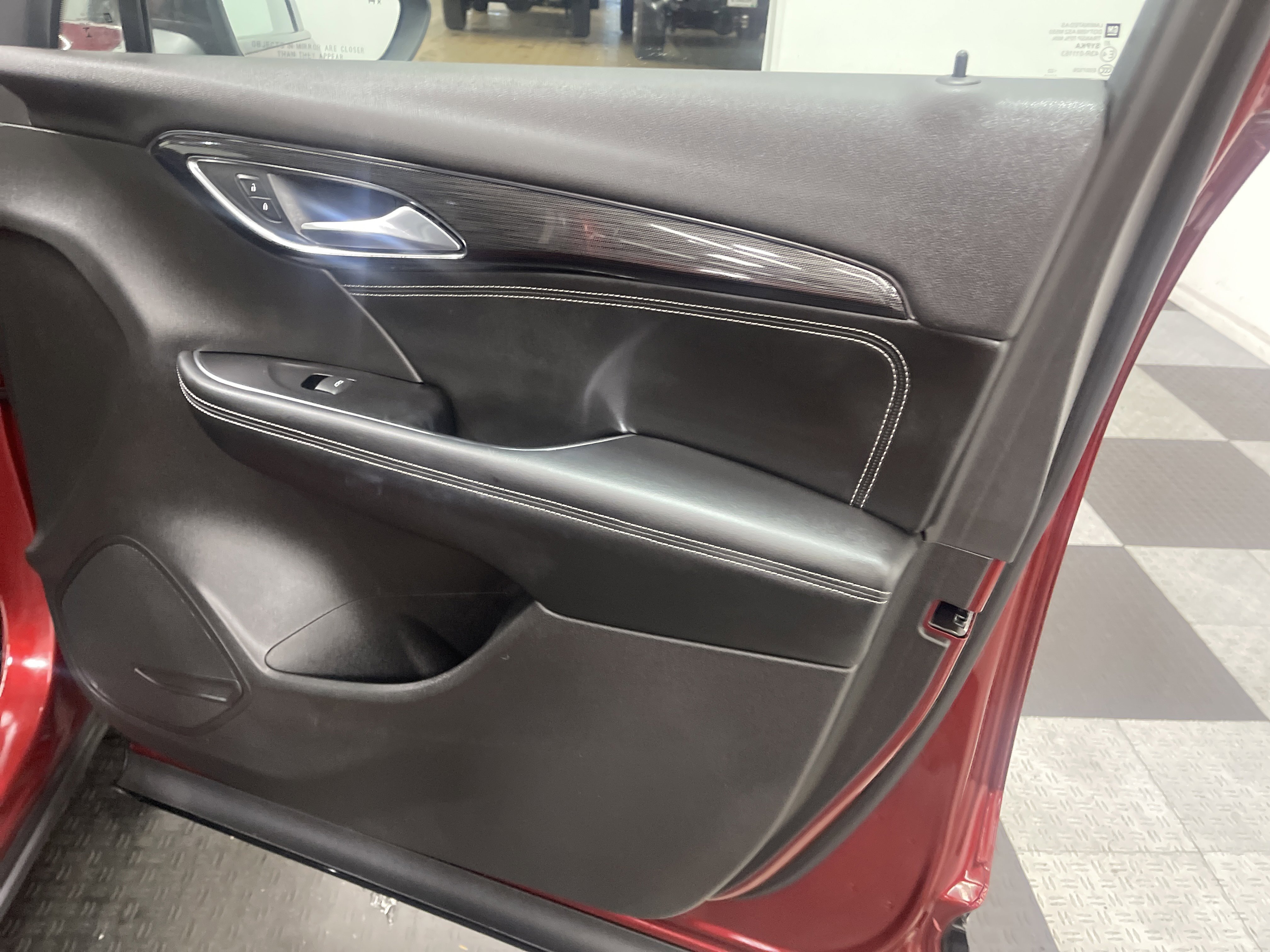 Used 2023 Buick Envision Essence w/ Sport Touring Package image 25