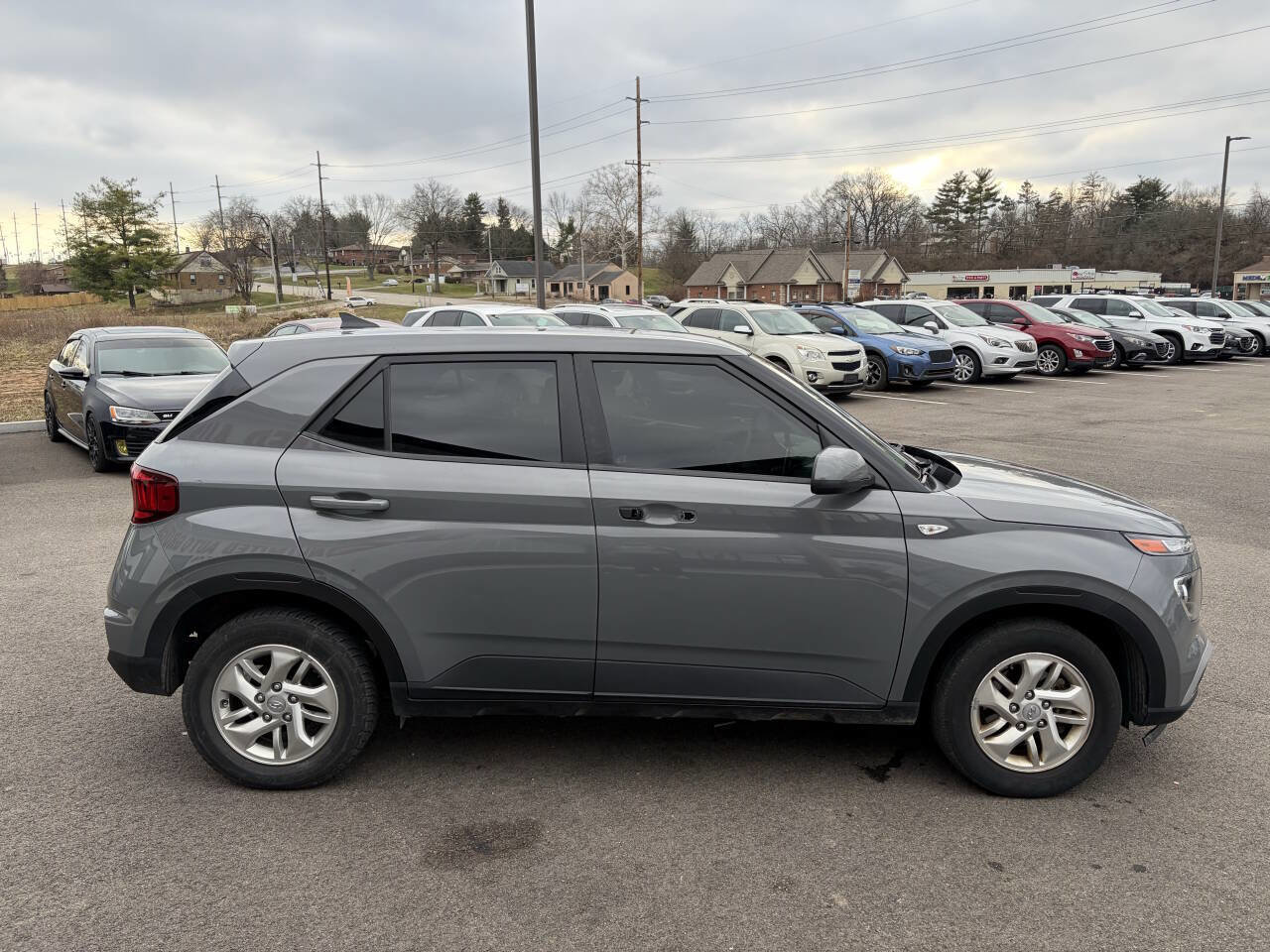 Used 2022 Hyundai Venue SE w/ Cargo Package image 6