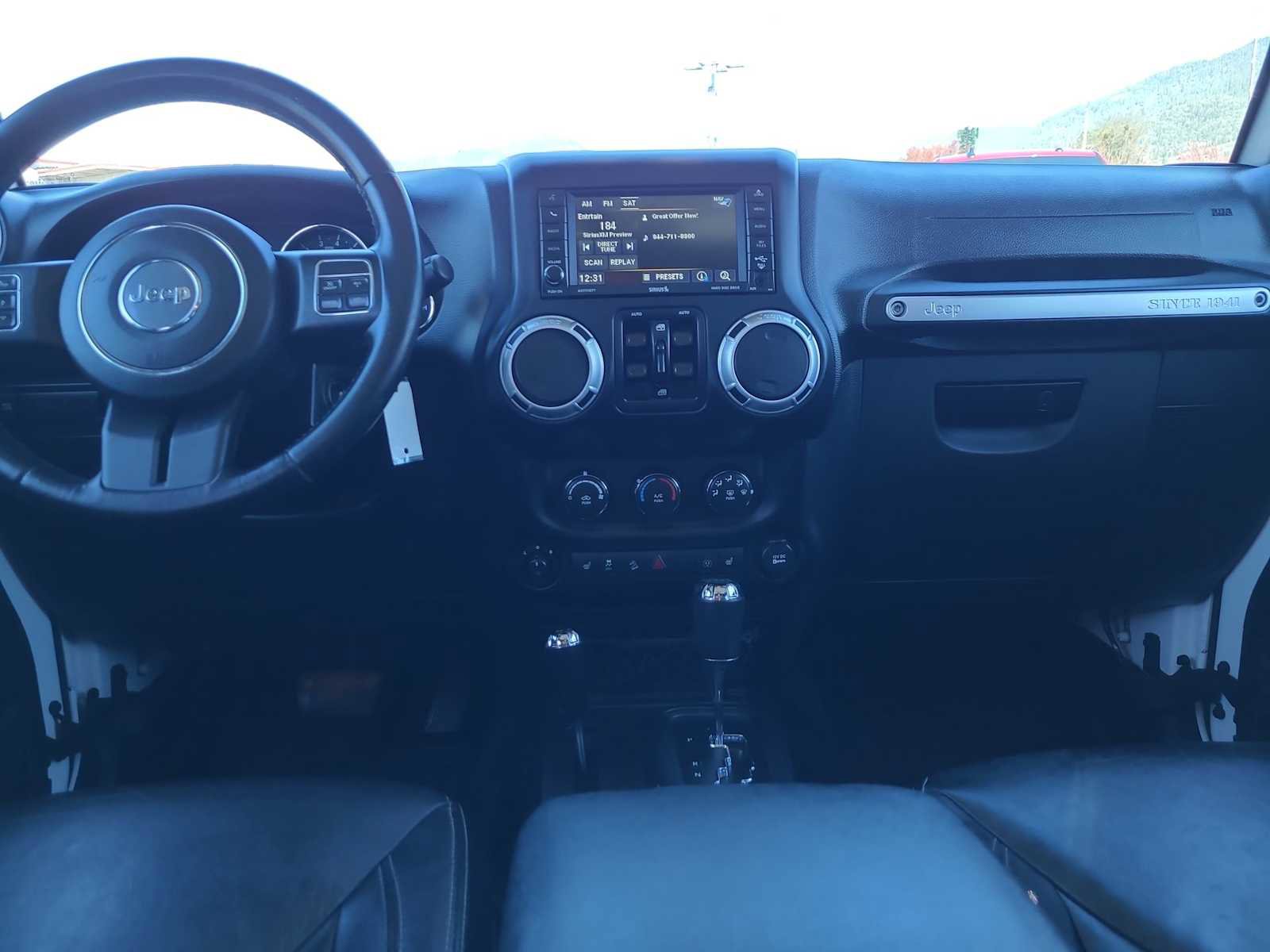 Used 2015 Jeep Wrangler Unlimited Rubicon w/ Connectivity Group AWD/4WD image 18
