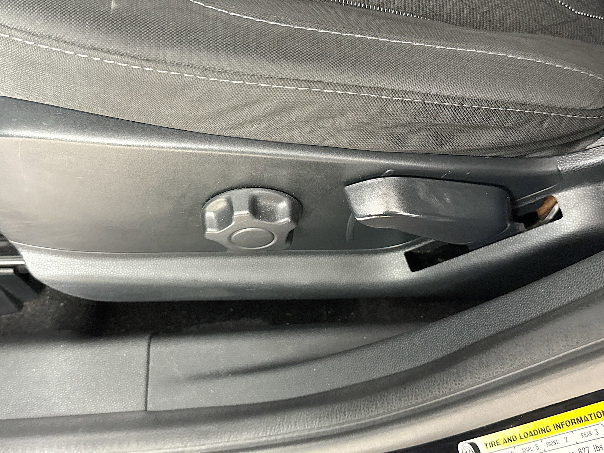 Used 2021 Ford EcoSport SE w/ SE Convenience Package image 24