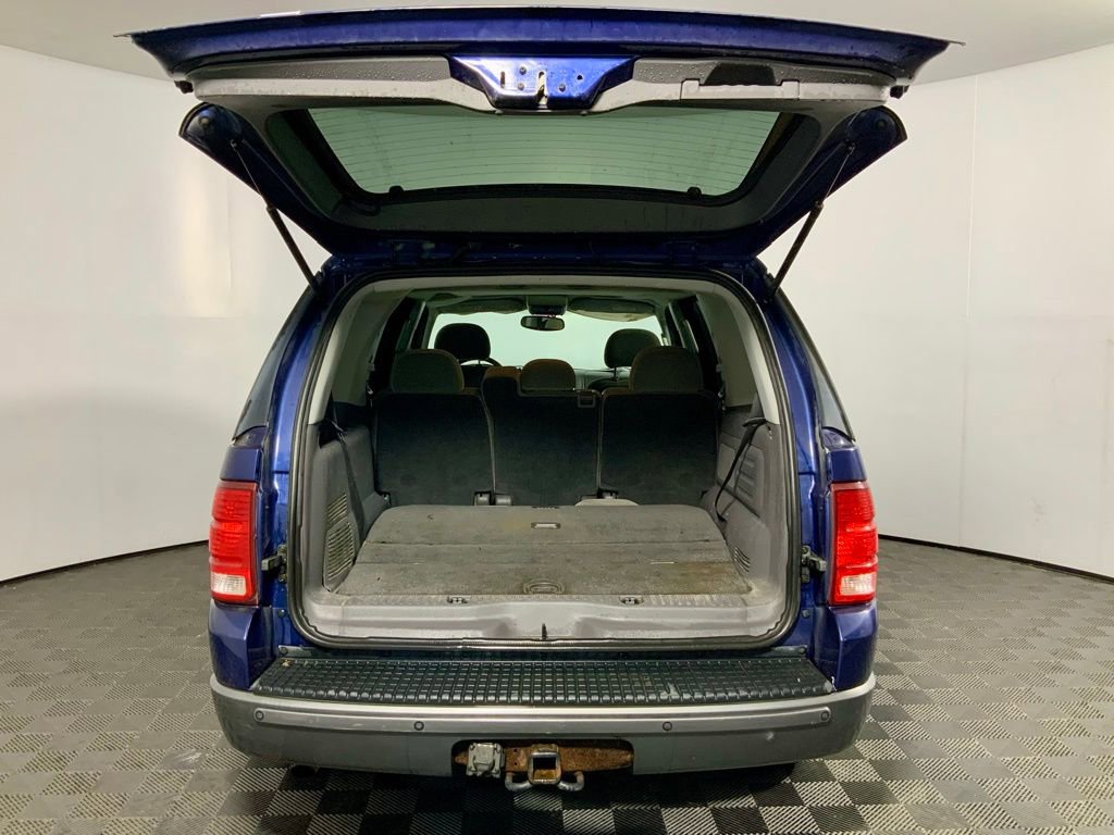 Used 2005 Ford Explorer XLT AWD/4WD image 9