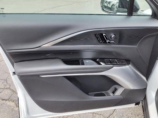 New 2025 Cadillac Lyriq Luxury image 25