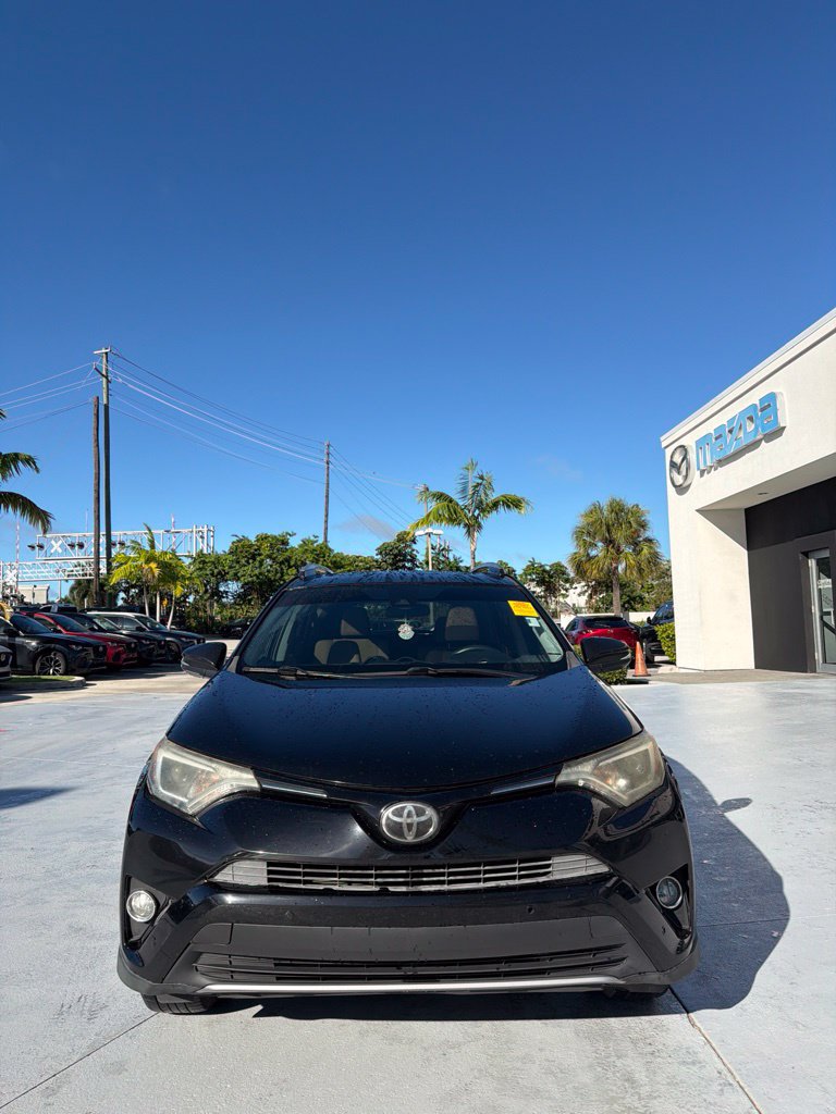 Used 2017 Toyota RAV4 XLE FWD image 2