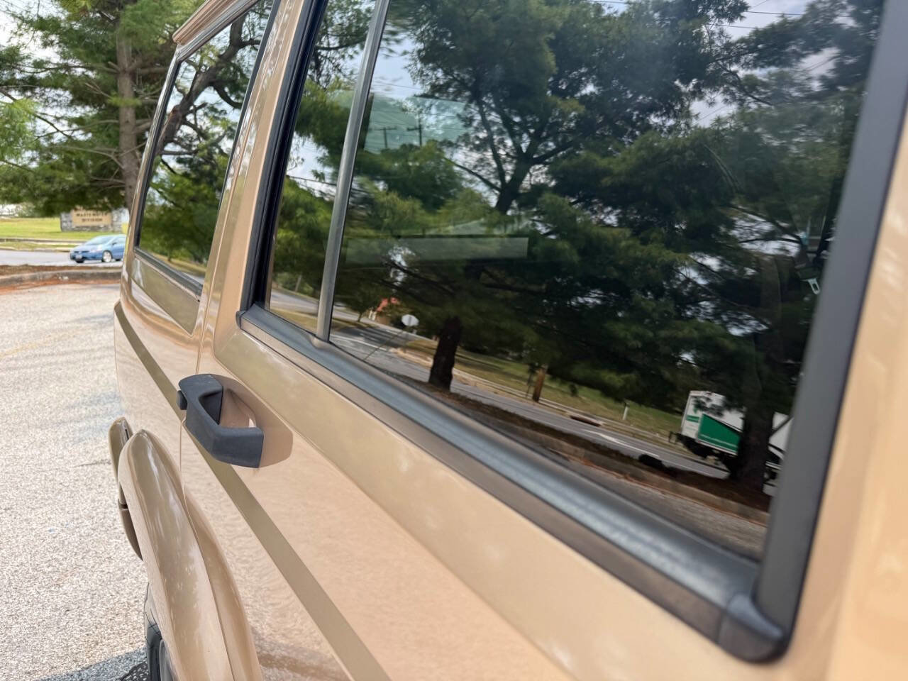 Used 1999 Jeep Cherokee Classic image 34