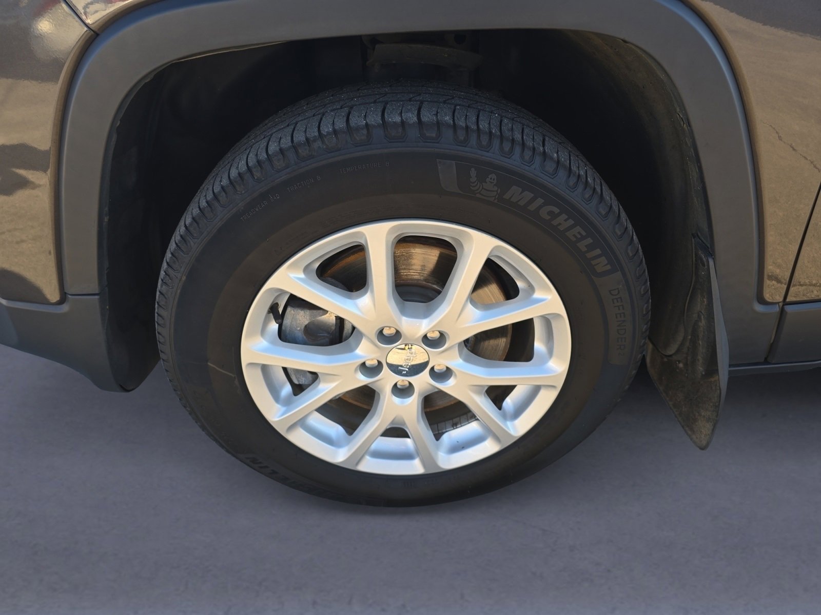 Used 2018 Jeep Cherokee Latitude Plus w/ Trailer Tow Group image 29