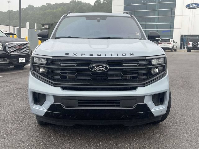 Used 2025 Ford Expedition Platinum w/ Stealth Performance Package AWD/4WD image 9