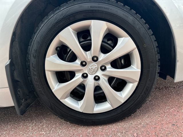 Used 2024 Toyota Corolla LE image 29