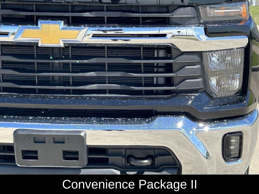 Used 2025 Chevrolet Silverado 2500 LT w/ Convenience Package AWD/4WD image 4