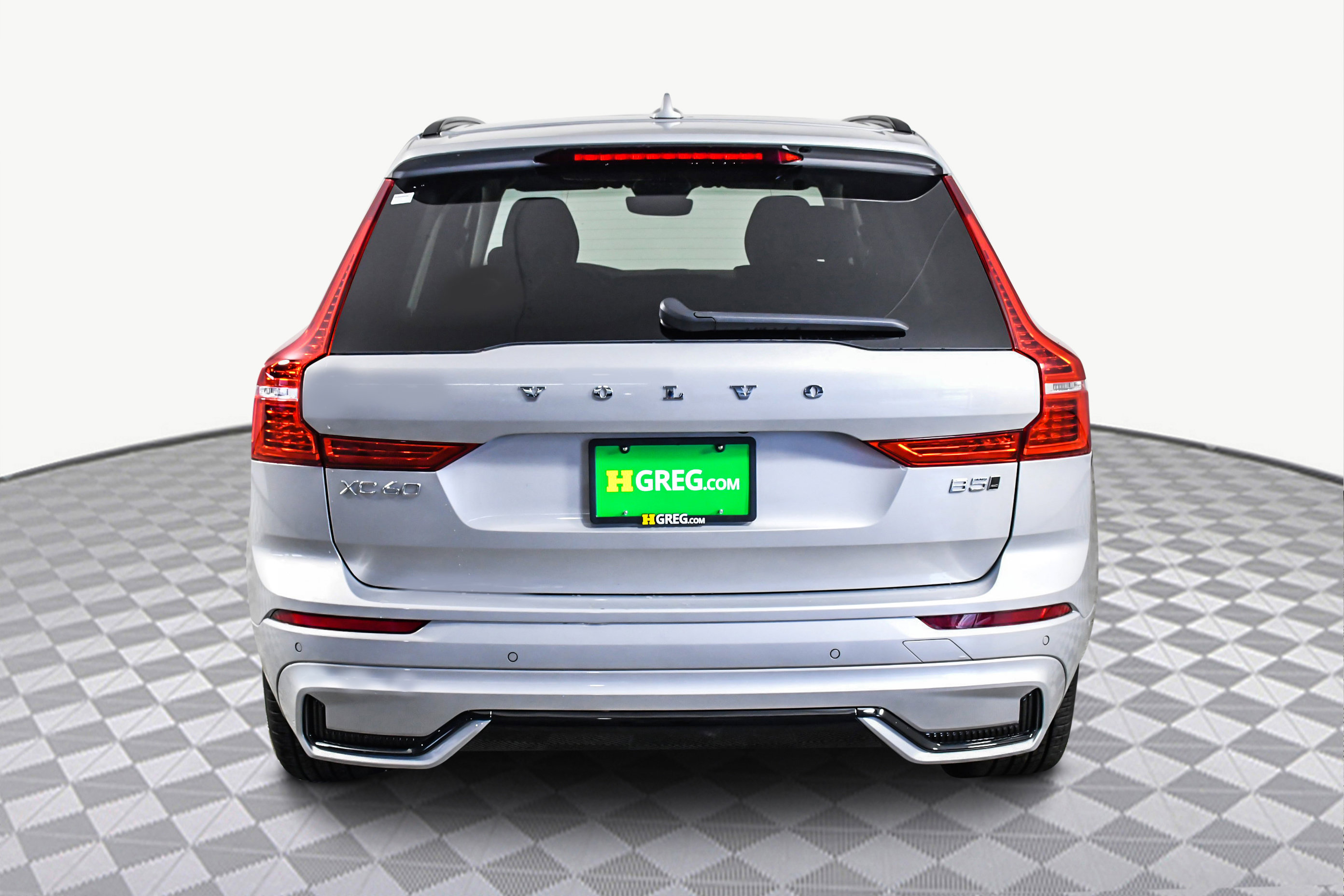 Used 2025 Volvo XC60 B5 Plus image 7