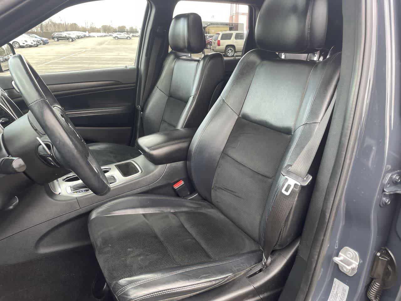 Used 2017 Jeep Grand Cherokee Altitude image 12