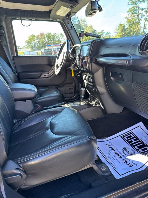 Used 2018 Jeep Wrangler Unlimited Sahara AWD/4WD image 13