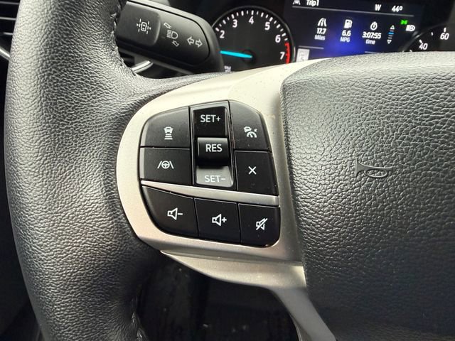 Used 2022 Ford Explorer XLT w/ Equipment Group 202A image 17