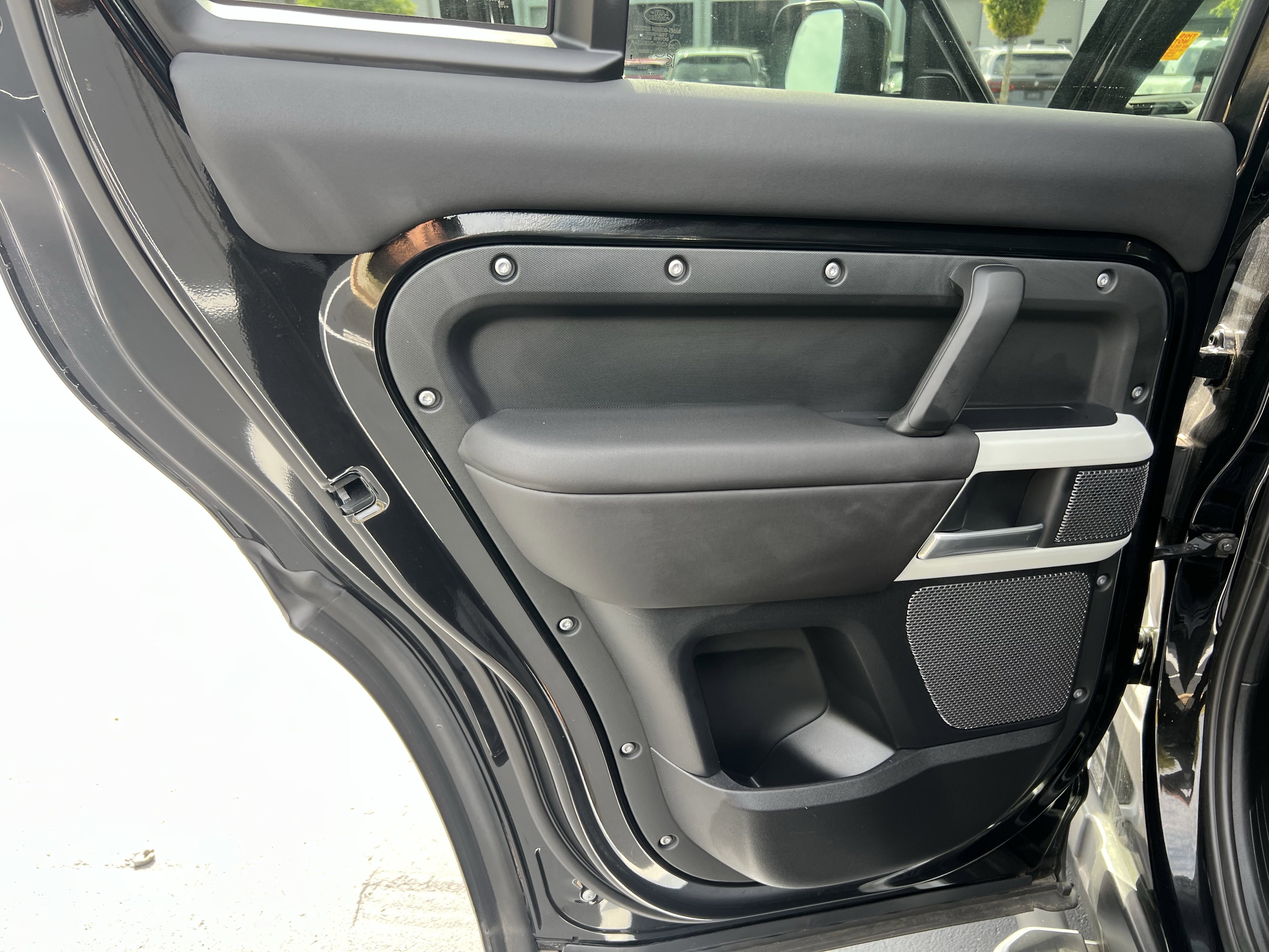 Used 2024 Land Rover Defender 110 S image 29