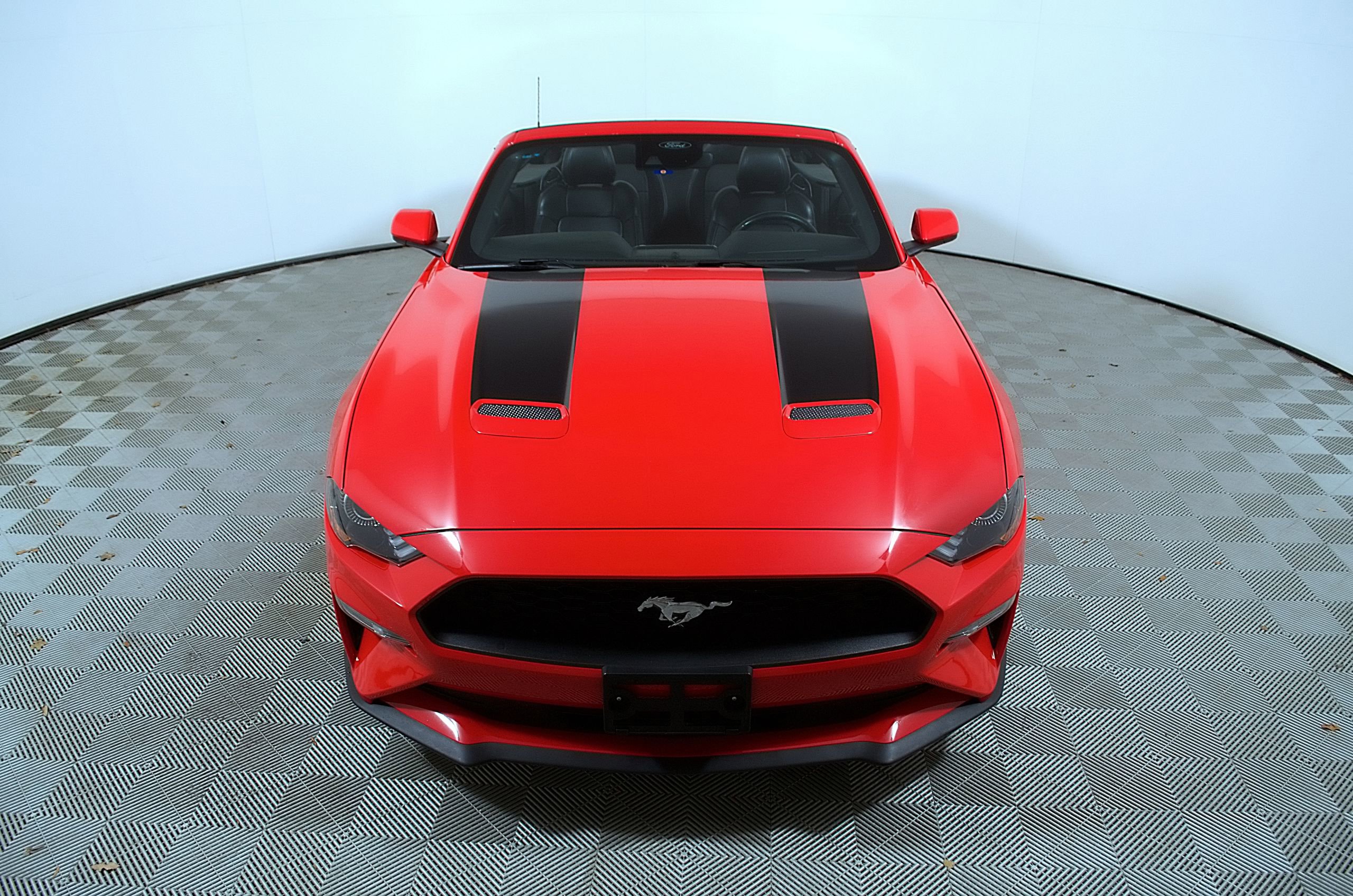 Used 2022 Ford Mustang Premium RWD image 4