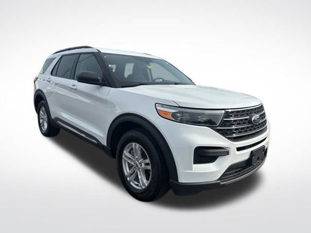 Used 2023 Ford Explorer XLT AWD/4WD image 7