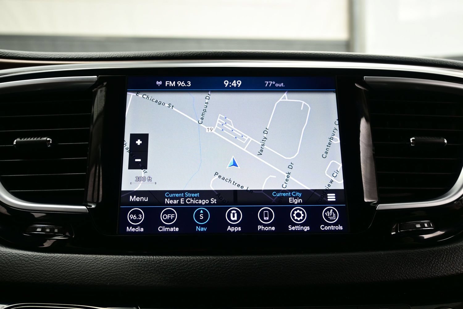 Used 2018 Chrysler Pacifica Touring-L Plus FWD image 20