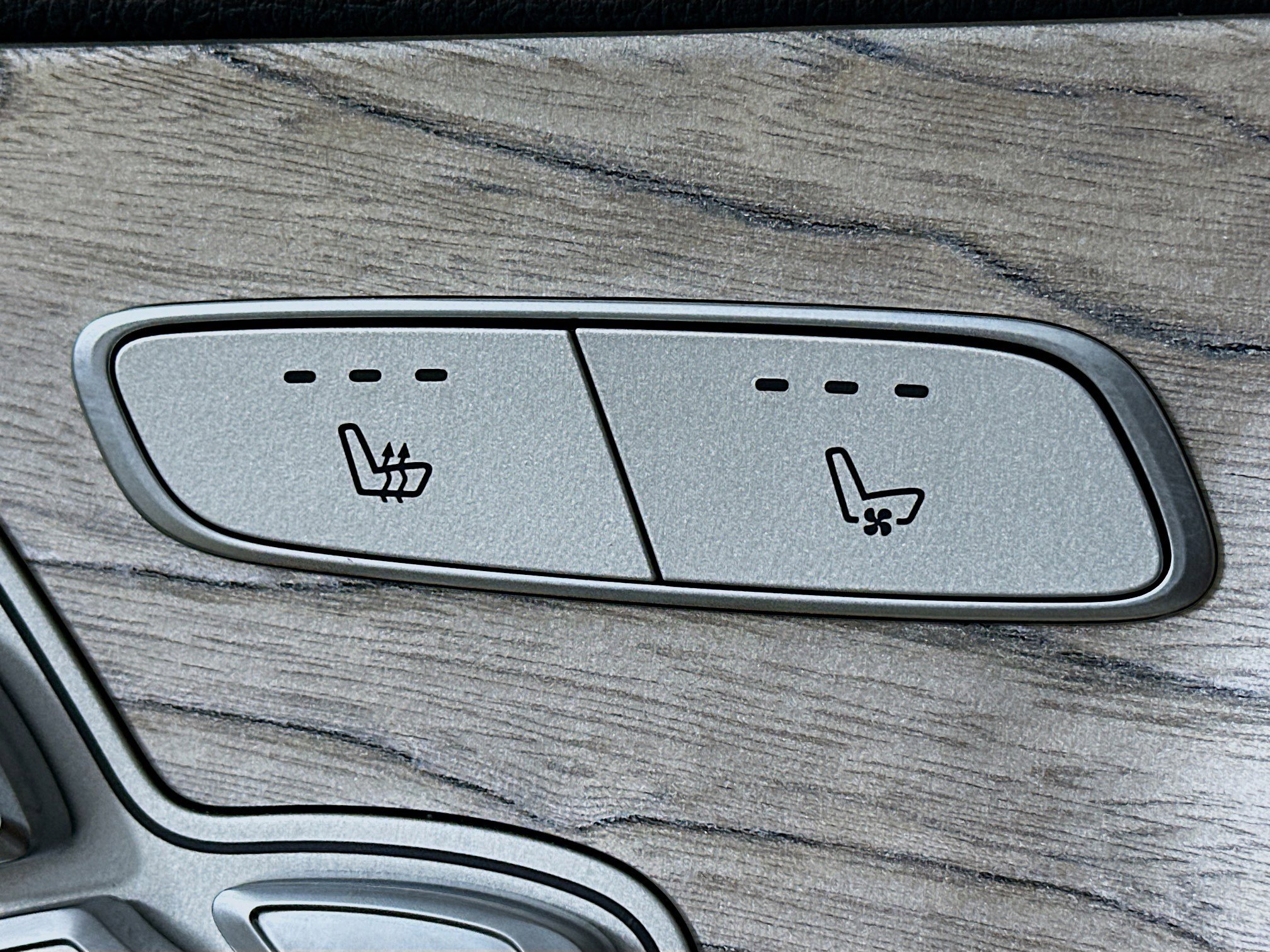 Used 2023 Mercedes-Benz E 450 4MATIC Coupe image 26