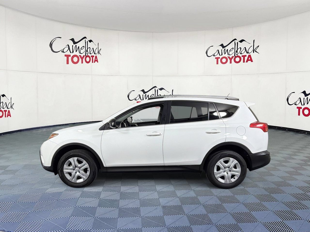 Used 2015 Toyota RAV4 LE FWD image 5