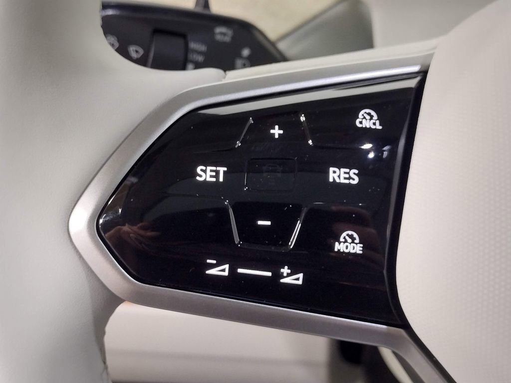 New 2025 Volkswagen ID. Buzz 1st Edition image 33