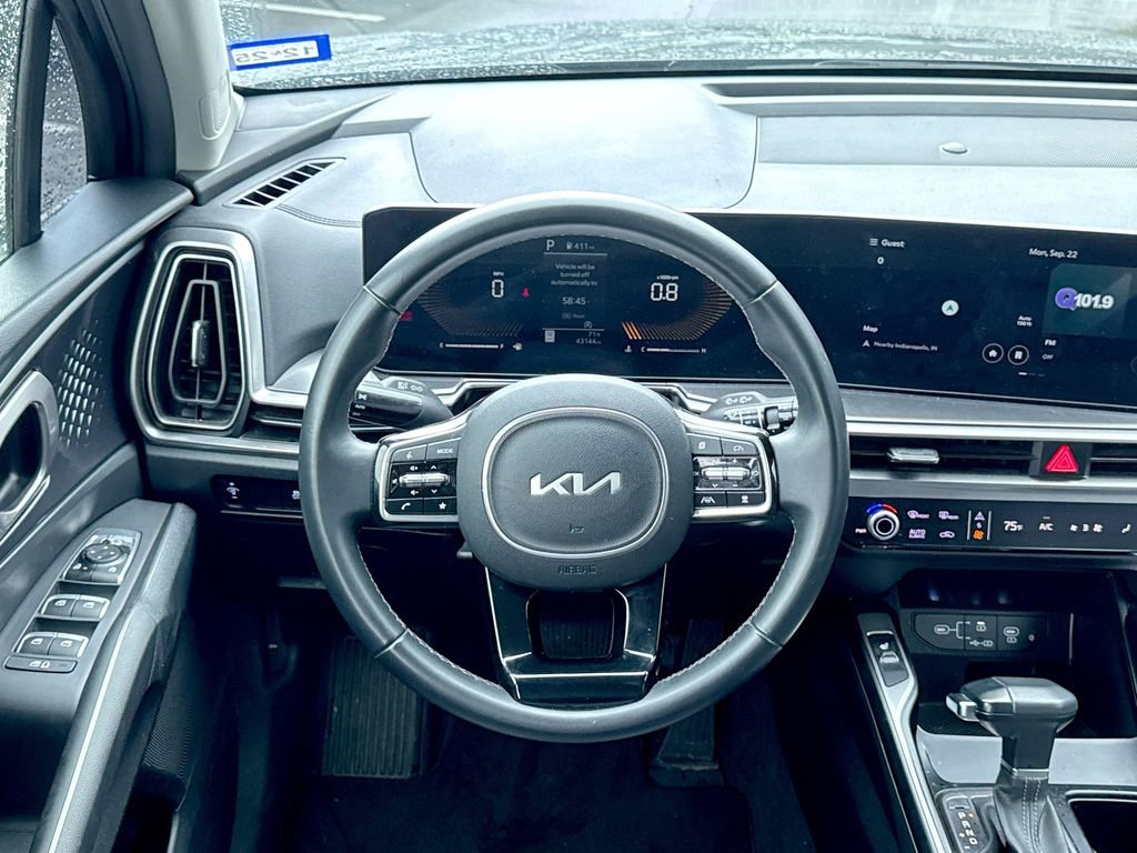 Used 2024 Kia Sorento S image 12