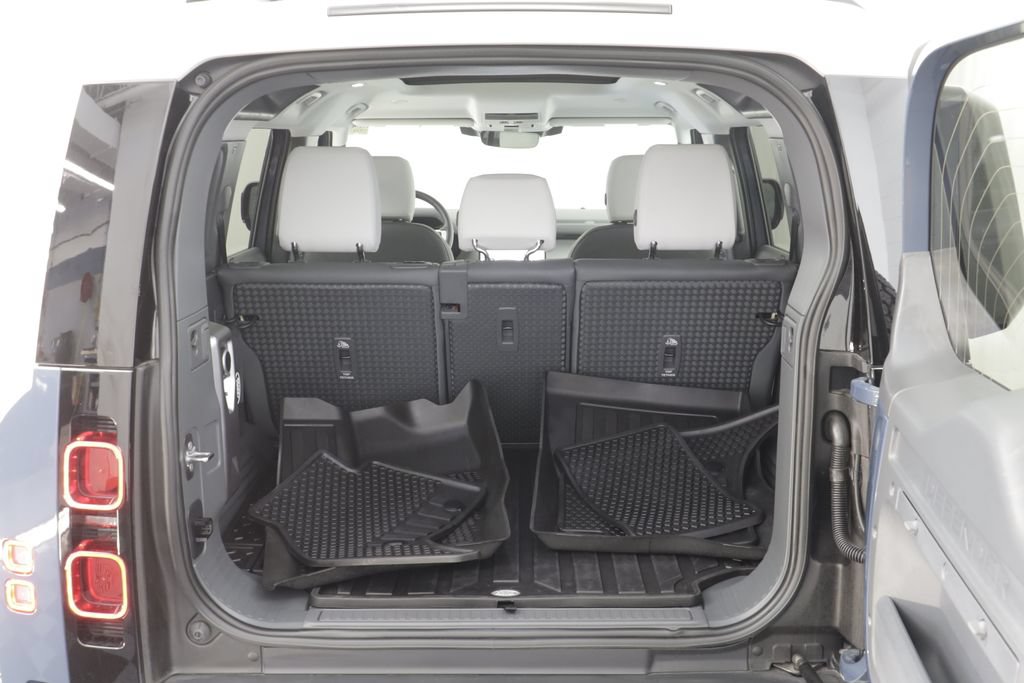 Certified 2025 Land Rover Defender 110 S AWD/4WD image 18