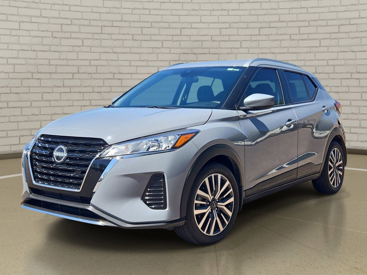 Used 2024 Nissan Kicks SV FWD image 1