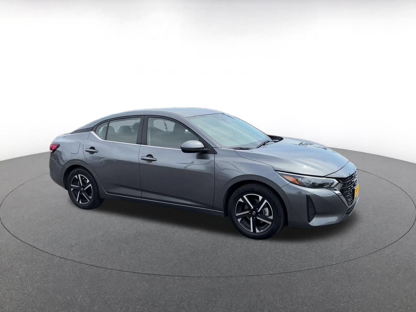 Used 2025 Nissan Sentra SV FWD image 2