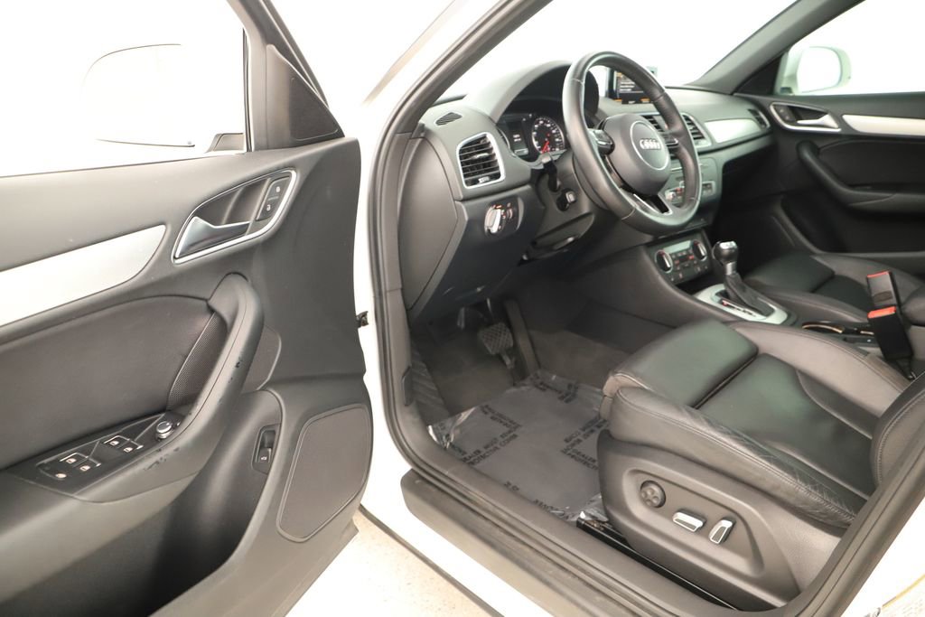 Used 2016 Audi Q3 2.0T Premium Plus w/ Sport Package FWD image 13
