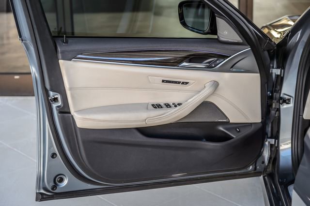 Used 2017 BMW 540i xDrive AWD/4WD image 46