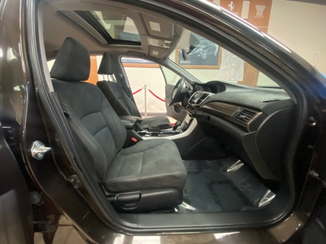 Used 2017 Honda Accord EX image 15