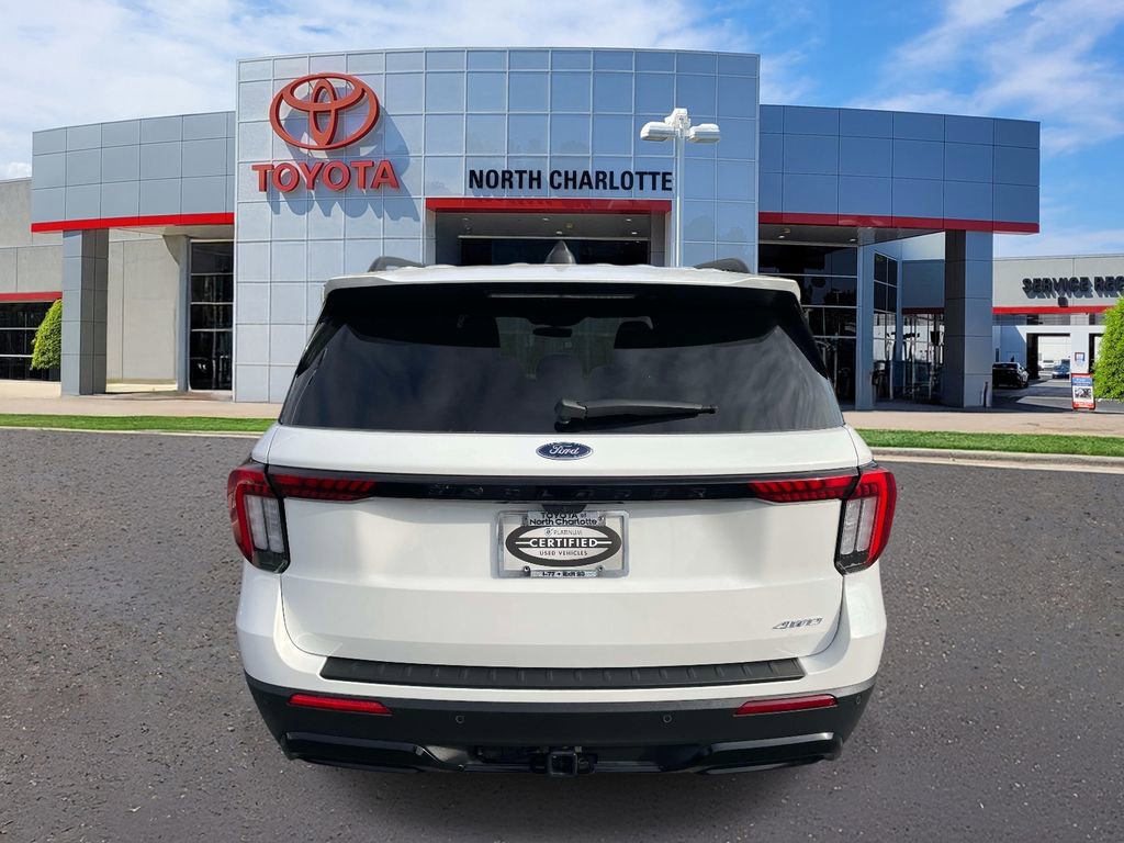 Used 2025 Ford Explorer ST-Line w/ ST-Line Street Pack image 9