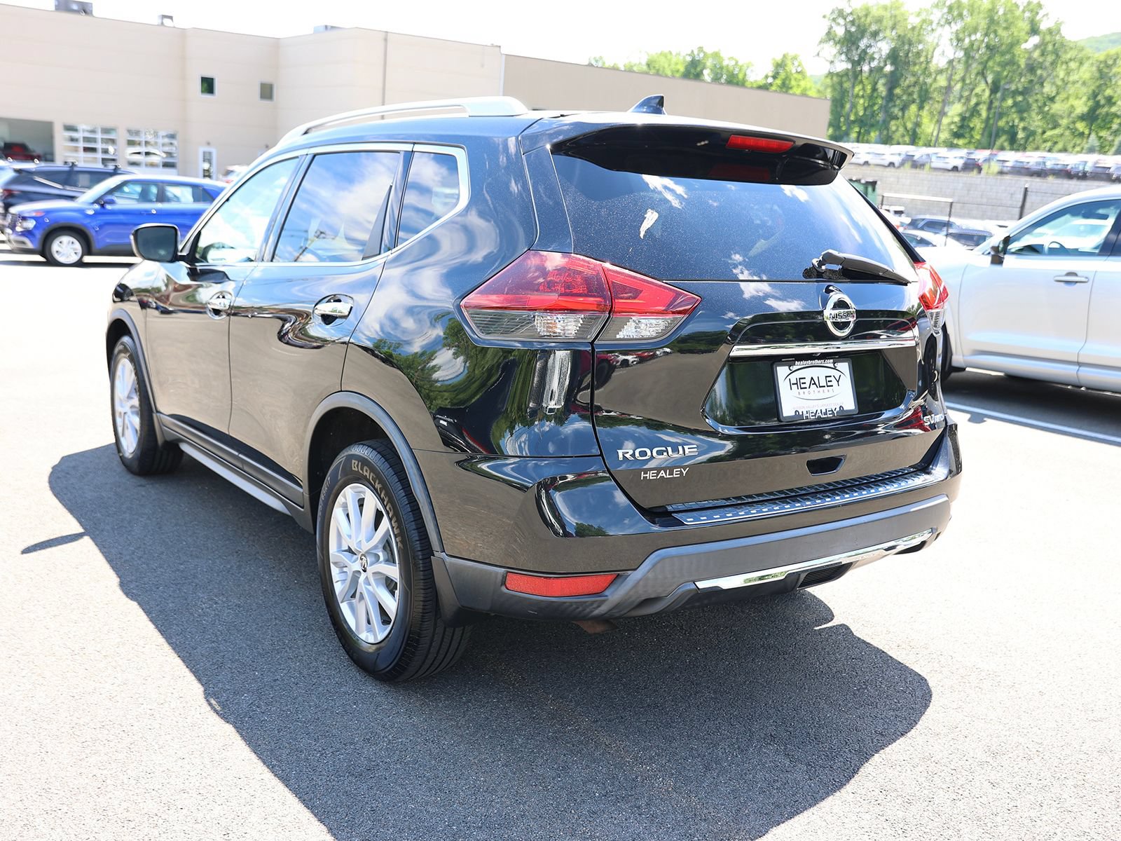 Used 2018 Nissan Rogue SV AWD/4WD image 5