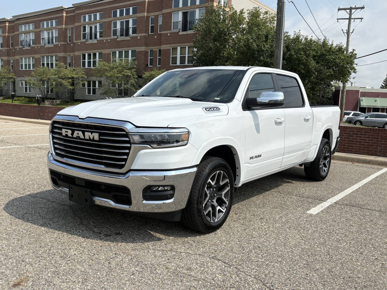 Used 2026 RAM 1500 Laramie AWD/4WD image 40