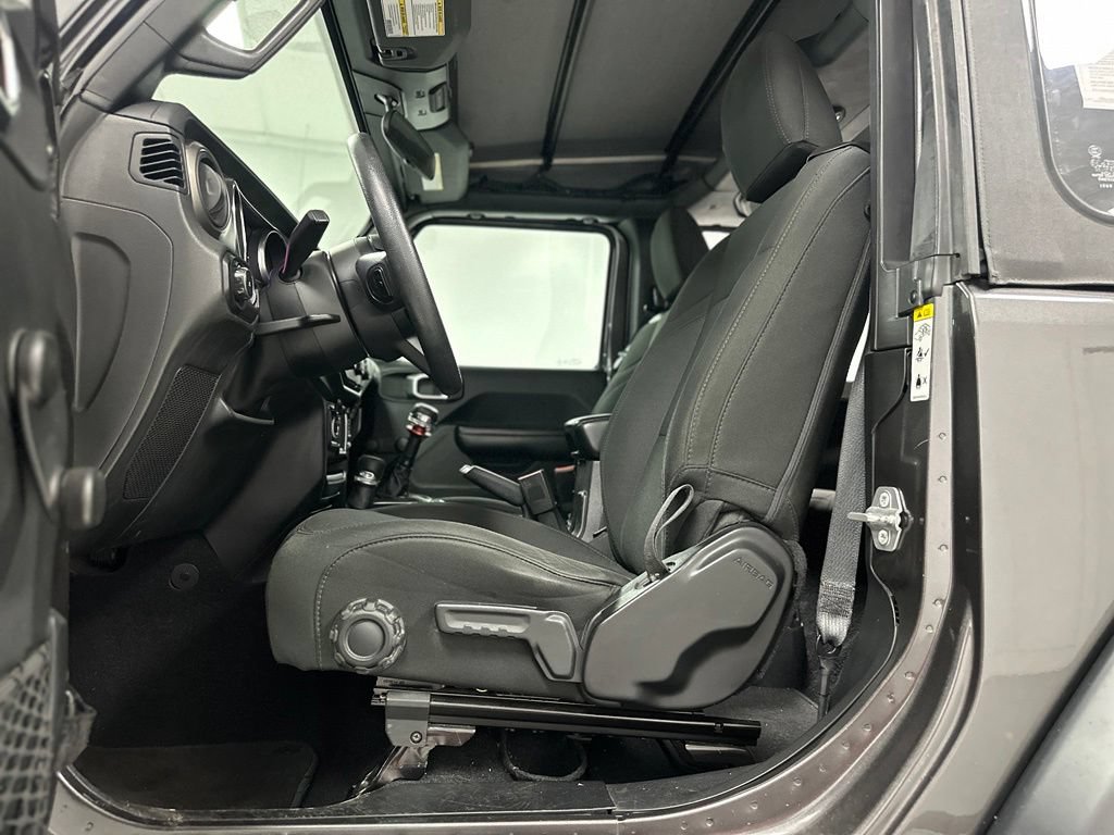 Used 2018 Jeep Wrangler Sport AWD/4WD image 19
