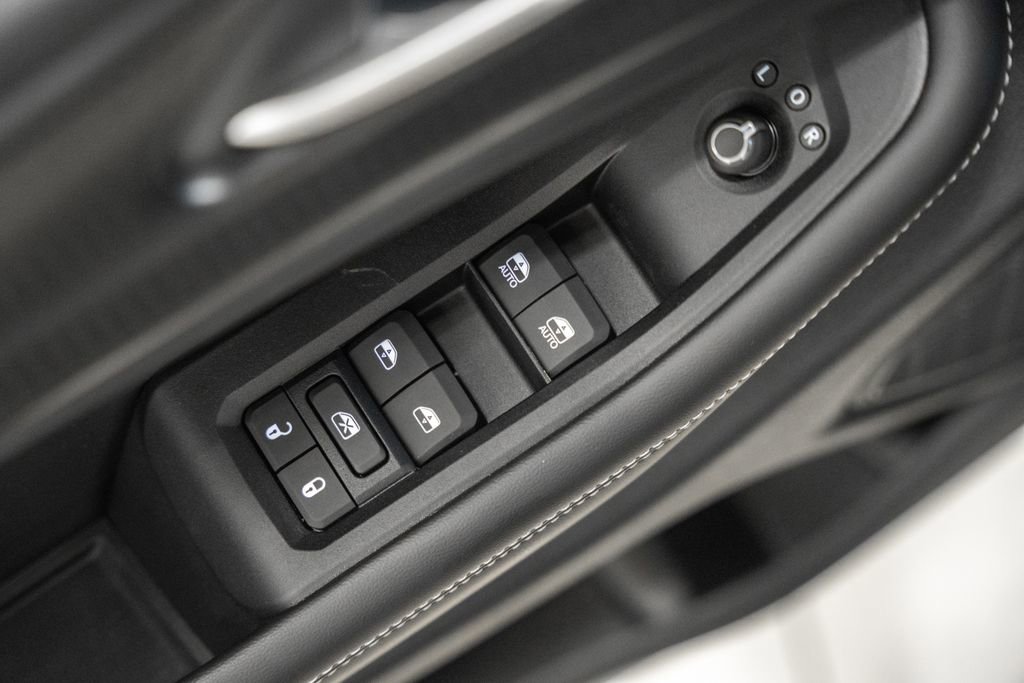 New 2025 Jeep Grand Cherokee Laredo X w/ Luxury Tech Group I image 37