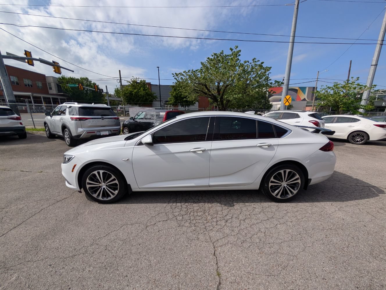 Used 2019 Buick Regal Essence w/ Driver Confidence Package I FWD image 9