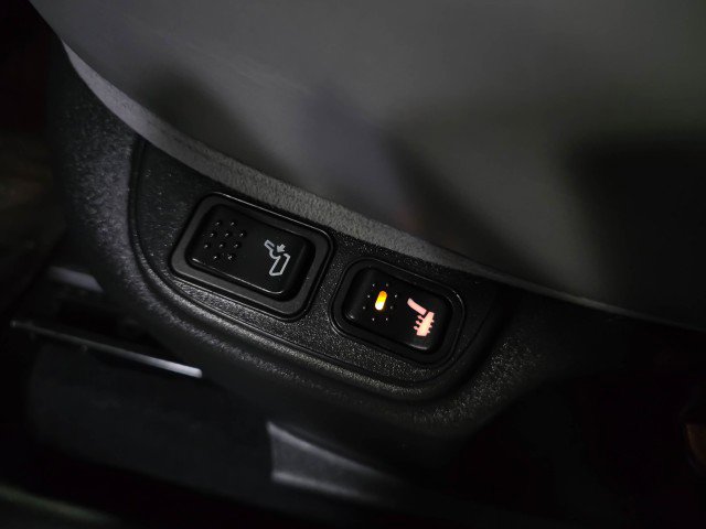 Used 2017 FIAT 500L Trekking w/ Dual-Pane Sunroof Package image 29