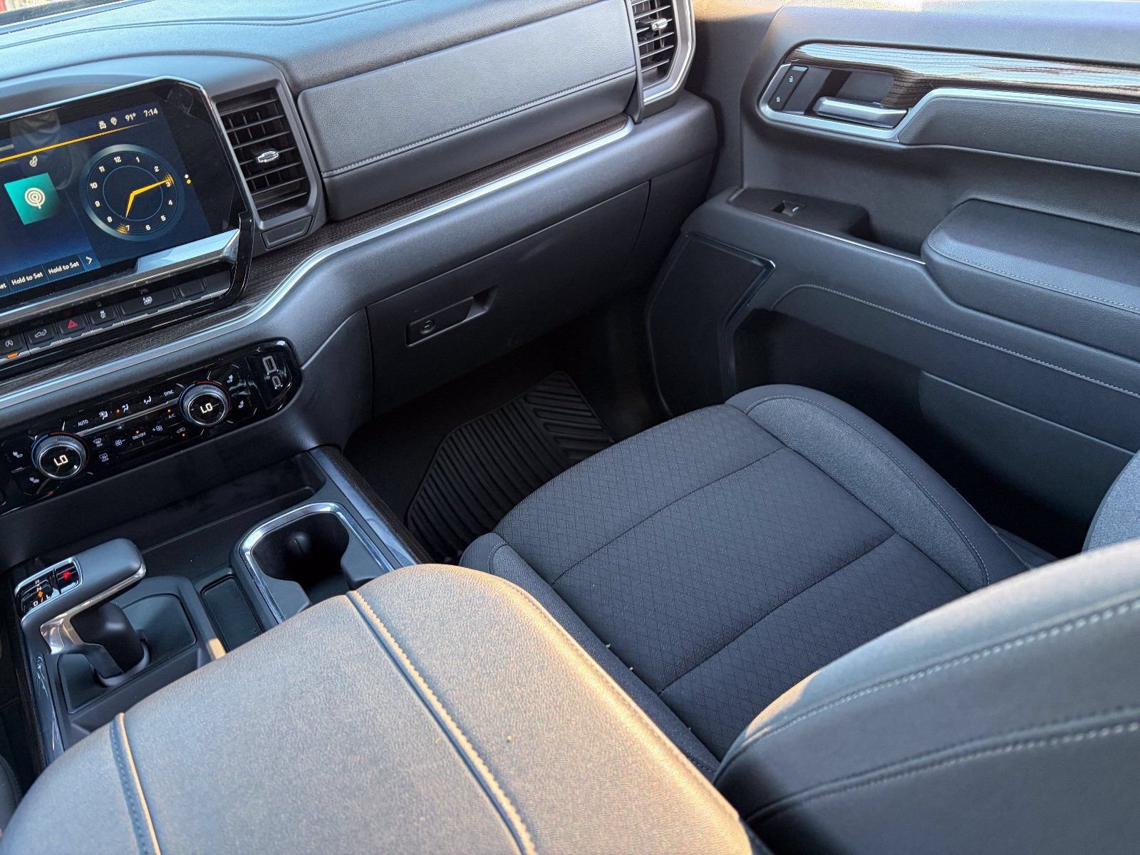 Certified 2025 Chevrolet Silverado 1500 RST AWD/4WD image 17