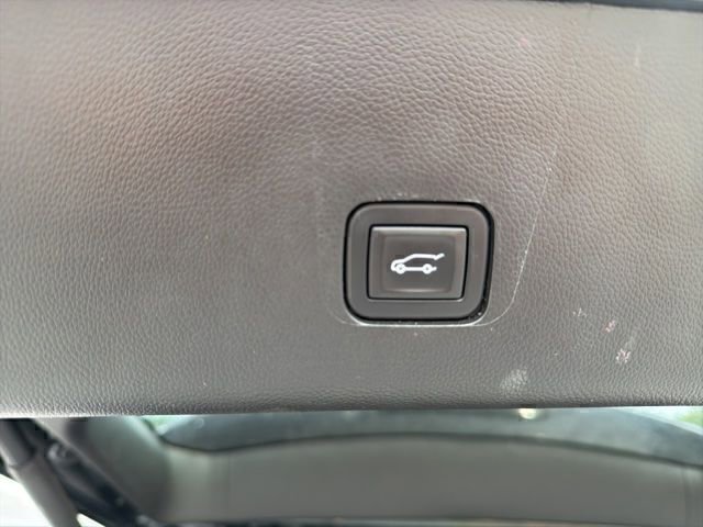 Used 2021 Chevrolet Traverse LT w/ LT Premium Package FWD image 23