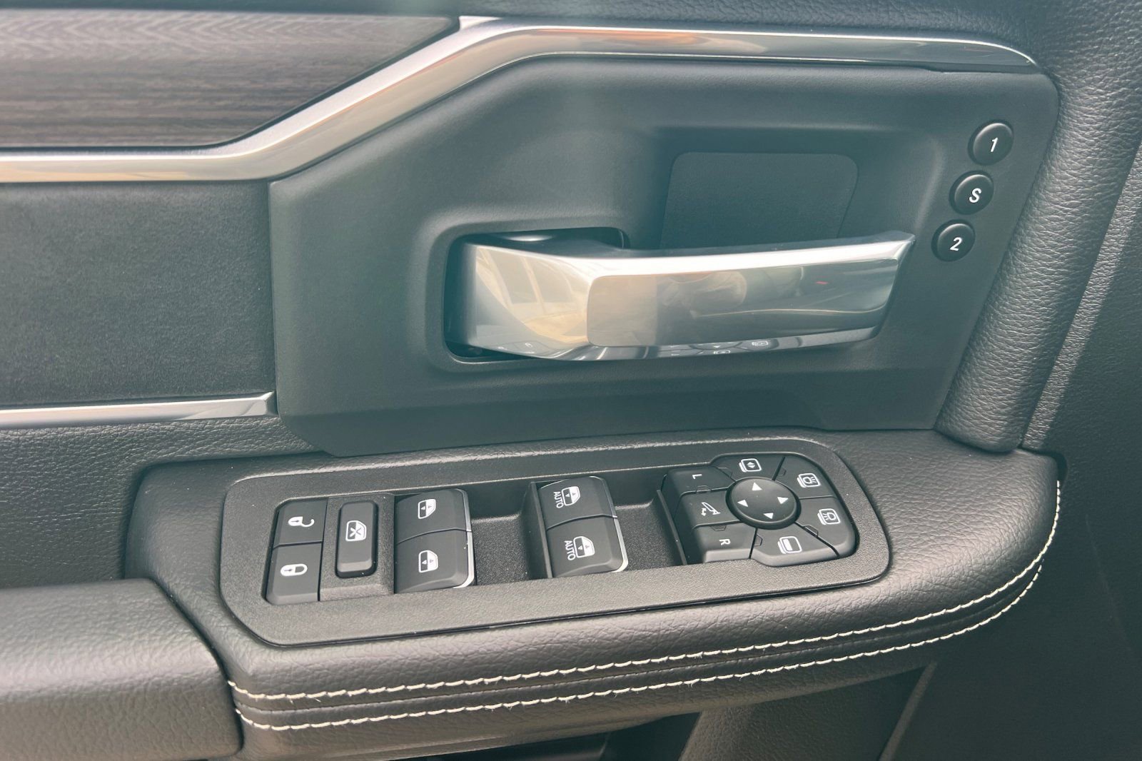 New 2026 RAM 2500 Laramie w/ Night Edition image 10