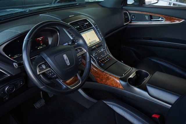 Used 2020 Lincoln Nautilus Reserve w/ Equipment Group 201A FWD image 2